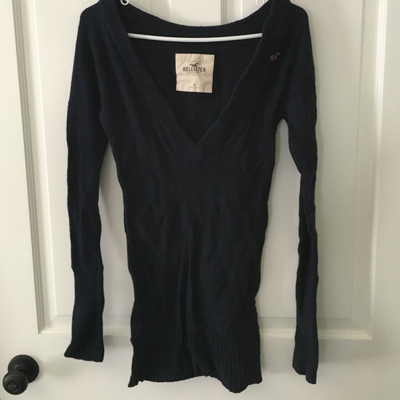 Chunky navy blue sweater