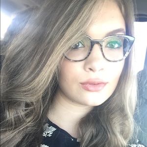 Meet your Posher, Kendra