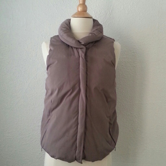NWOT GAP puffer vest