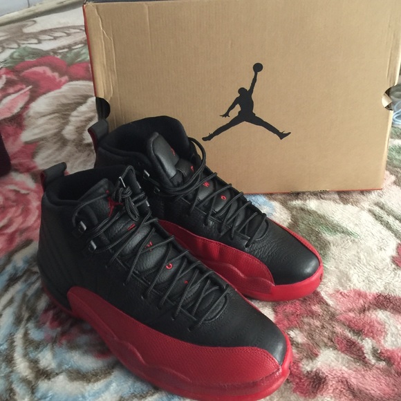 Athletic_Shoes