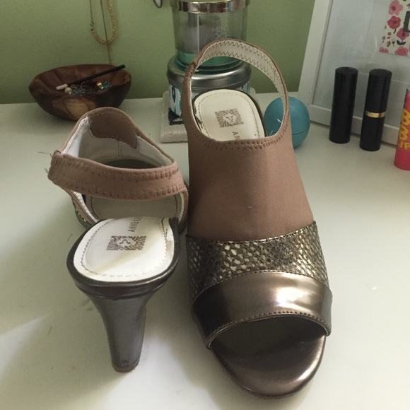Anne Klein heels