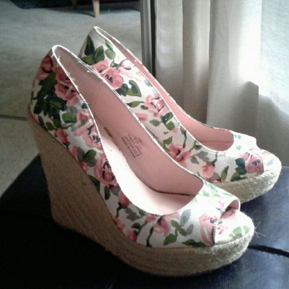 Peep toe wedges