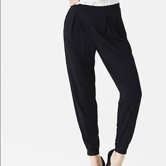 NWT!! Express Pleated Jogger Pant