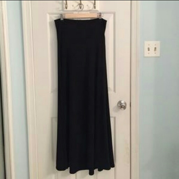 Medium black maxi lularoe