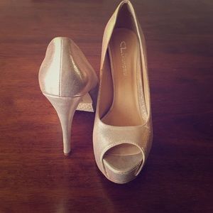 Gold peek-a-boo toe 5" heel