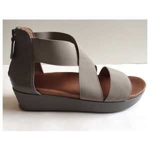 Gentle Souls Kenneth Cole sandals
