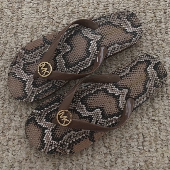 MK flip flops