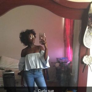 Meet your Posher, Crystal