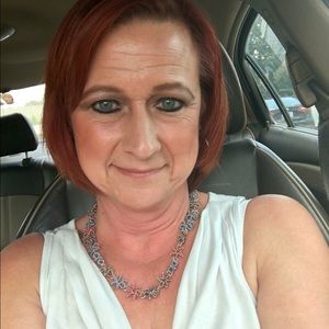 Meet your Posher, Carol