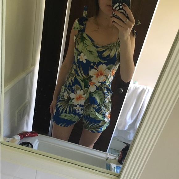 Adorable Hawaiian romper!
