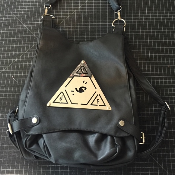 UNIF Pyramid Pack