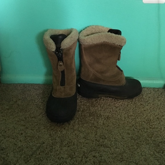 Size 13 Columbia winter boots!