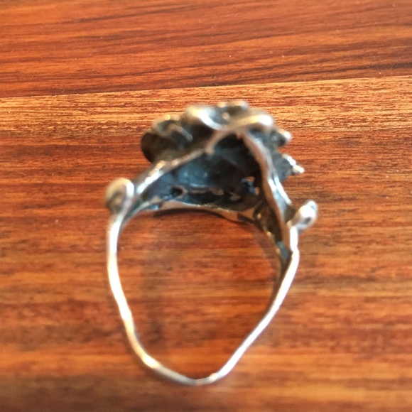 Silver ring - Picture 3 of 3