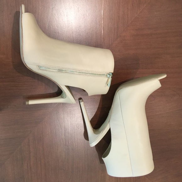 Ann Taylor cream open toe zipper booties