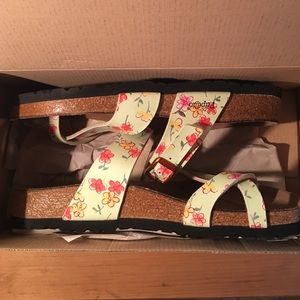 {Birkenstock} BRAND NEW Sandals
