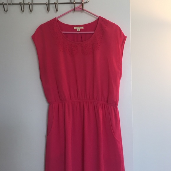 Bright pink dress! - Picture 1 of 4