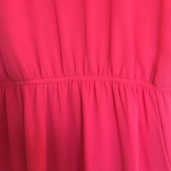 Bright pink dress! - Picture 4 of 4