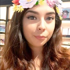 Meet your Posher, Yolanda