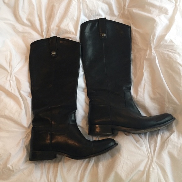 Frye Shoes - Frye Melissa Button Boot, size 8