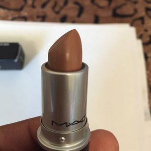 AUTHENTIC MAC sensual sparks