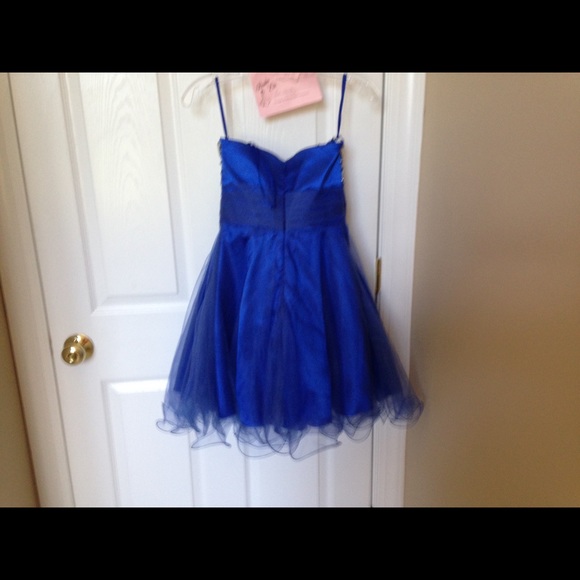 Prom dress - Picture 2 of 2