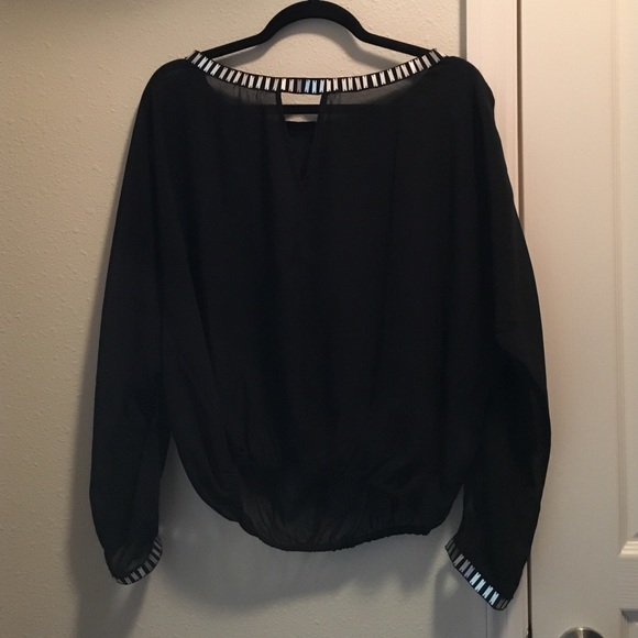 G by guess sheer arm cut out shirt! Worn once