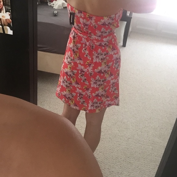 Brand new strapless floral summer dress - Picture 4 of 4