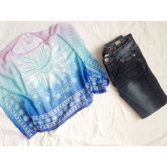 Flowy Top with Boyfriend Jeans Bundle