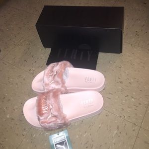 Shell / Pink Puma Fenty Fur Slides