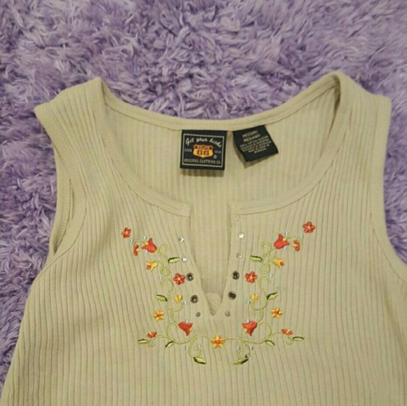 Tan Ribbed Flowery Embroidered Tank - Picture 3 of 3