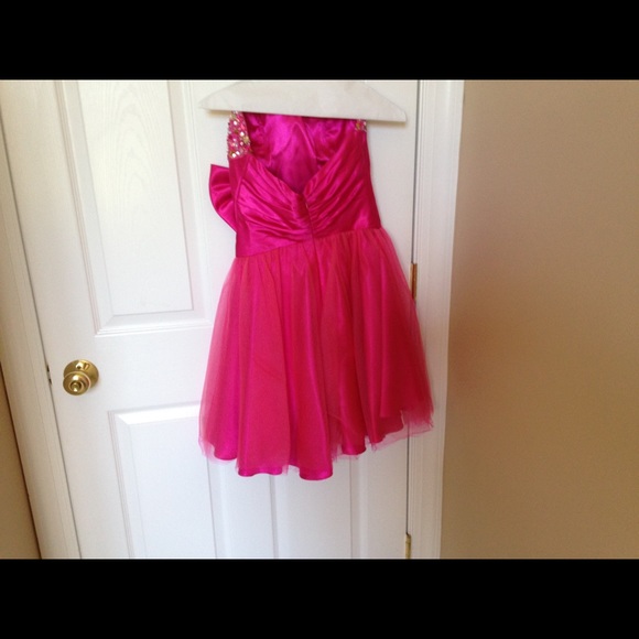Prom dress - Picture 2 of 2