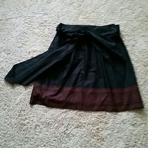 EUC. Very pretty black skirt with red trim and