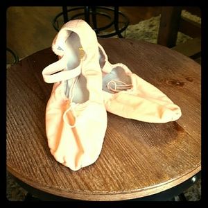 Women's Ballet Slippers.