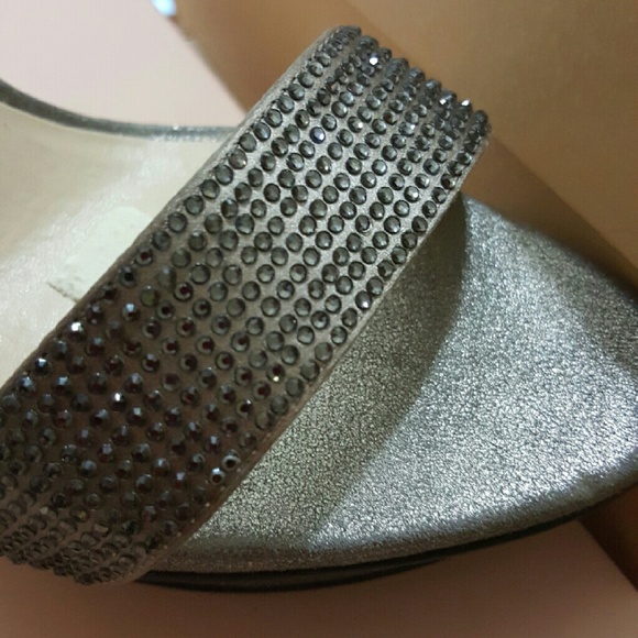 Shoes - Picture 2 of 4