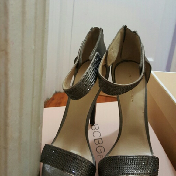 Shoes - Picture 3 of 4