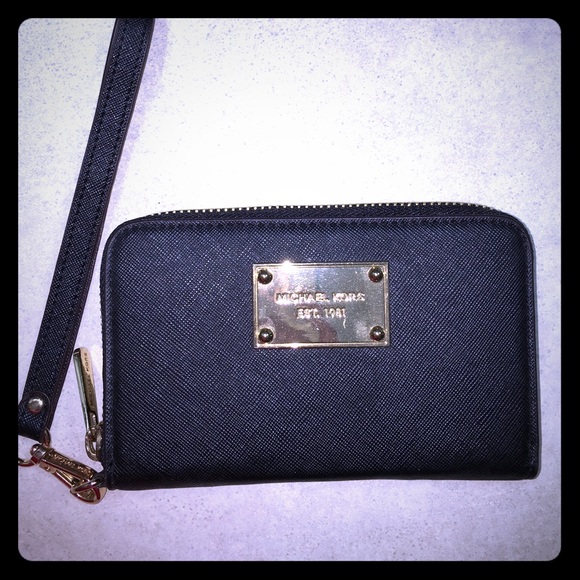 Michael Kors Multi Function Phone Case Wristlet