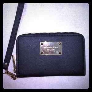 Michael Kors Multi Function Phone Case Wristlet