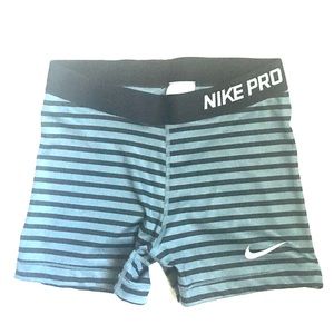 NWOT Nike Pro Shorts Medium