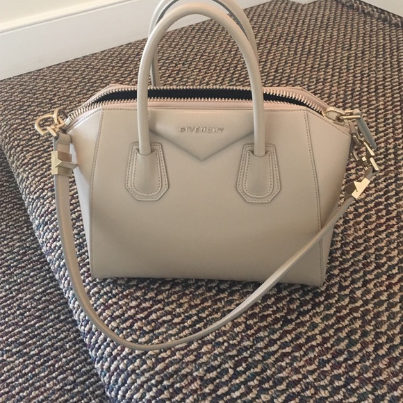 Small Givenchy Antigona Bag Authentic! - Picture 2 of 4