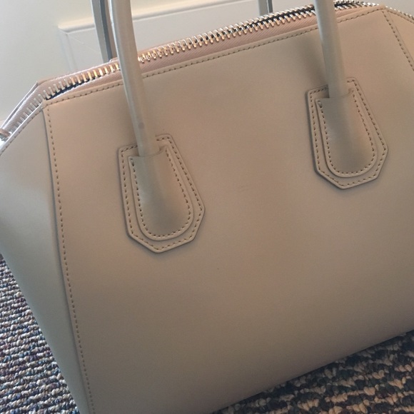 Small Givenchy Antigona Bag Authentic! - Picture 4 of 4