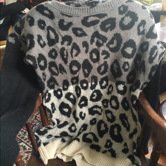 VS leopard print sweater - Picture 1 of 1