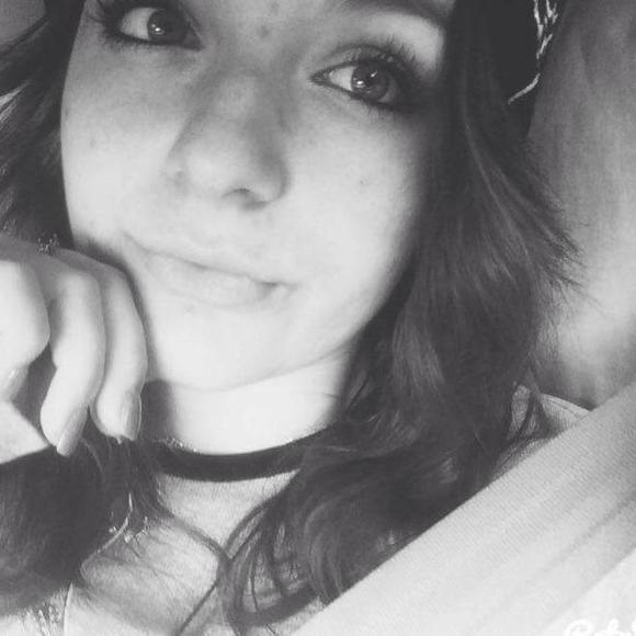 Meet your Posher, Abby - Picture 1 of 1