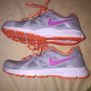 Nike revolution 2 shoes
