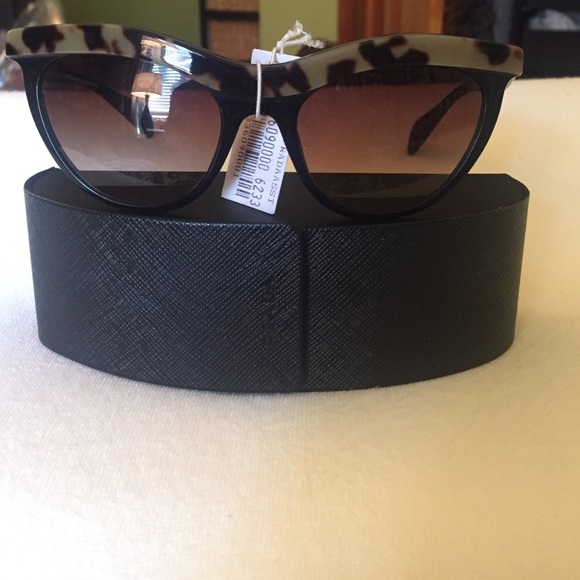 Prada Accessories - 🎉FINAL PRICE🎉 Brand New Prada Sunglasses