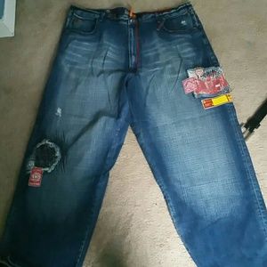 Size 46 NWOT AKADEMIKS  NEVER WORN