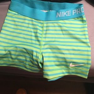 Nike pro shorts size small