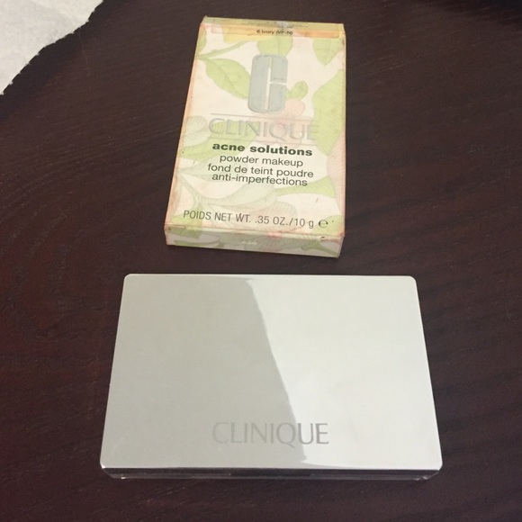 Clinique Acne Solutions Powder Foundation