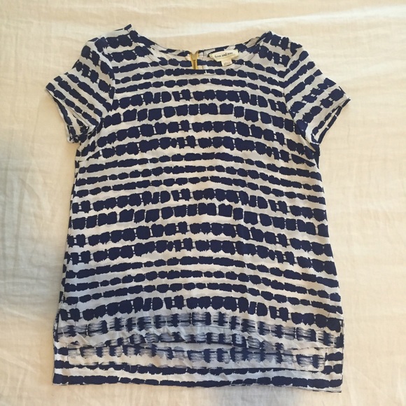 LIKE NEW Fynn and Rose Silk Blouse