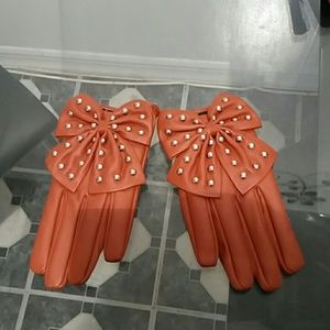 COGNAC BOW GLOVES