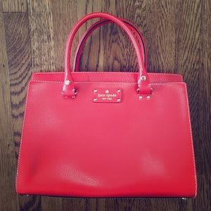 NEW Kate Spade purse with detachable strap.